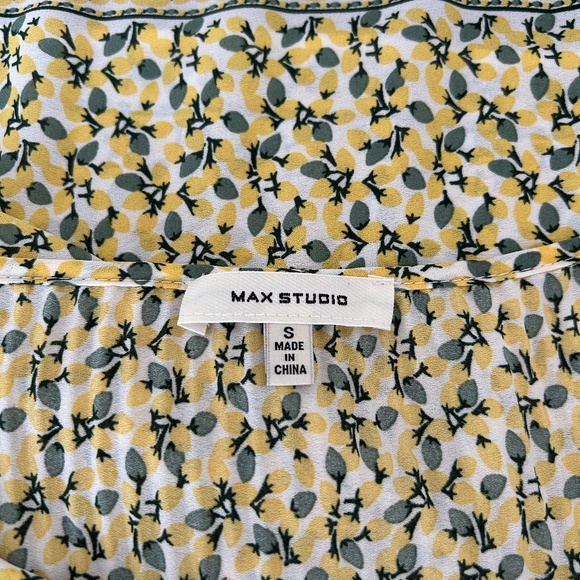 Max Studio ⎮ Lemon print blouse - Picture 7 of 8